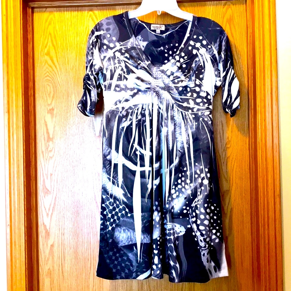 NEW One World sublimated gray white studded embellished top long tunic SMALL